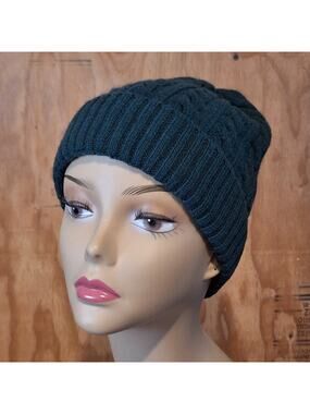 NWT Octobre Editions Men's OS Beanie 100% Merino Wool Cable Knit Outdoor Winter